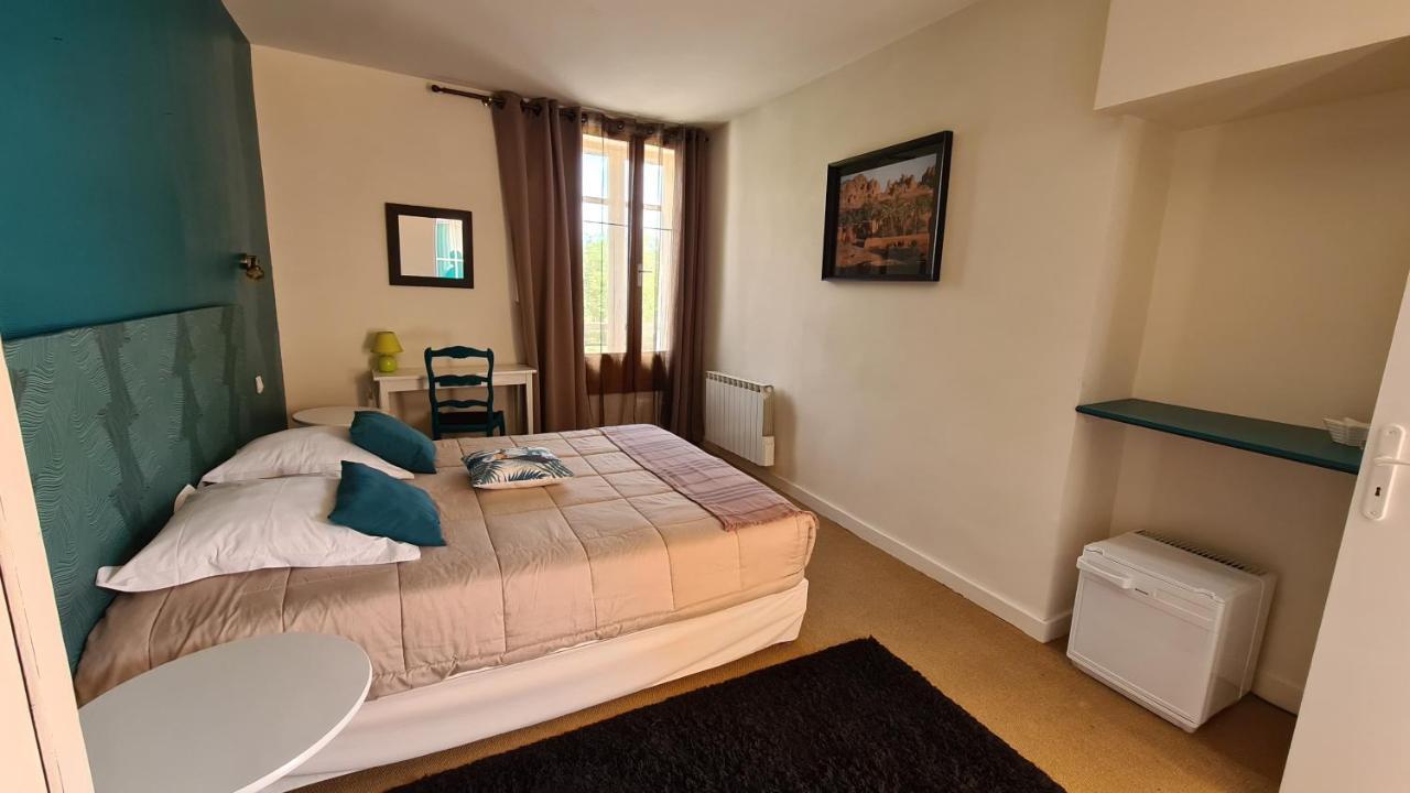 Alysa Hotel Parthenay Exterior photo